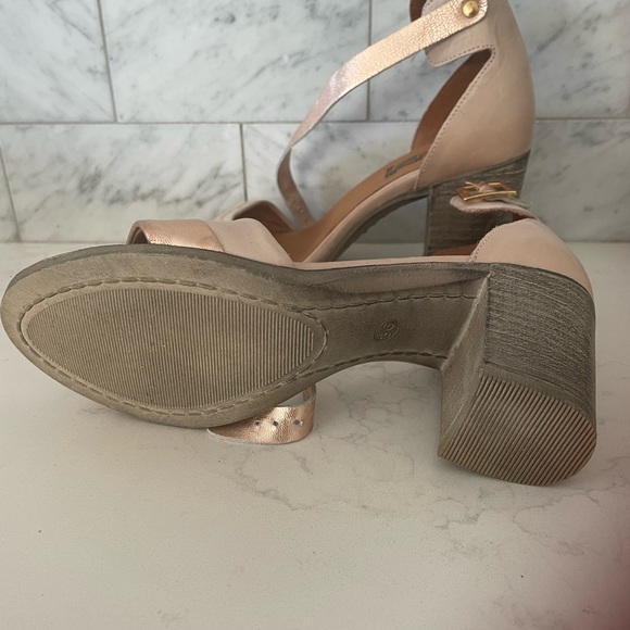 Miz mooz sandals, rose gold and blush size 36 or 6.5 - Picture 2 of 2